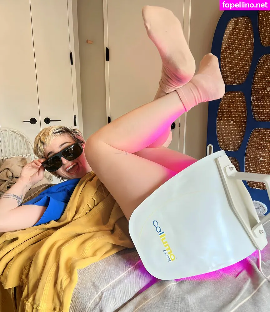 SallySputnik ... AKA... Sallysinsation, https:, punkrocksnl Nude Leaked OnlyFans Photo #iHsMqlLORK