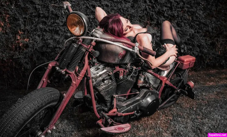 Sally Valentine OnlyFans Thumbnail #YmCSorlv1B