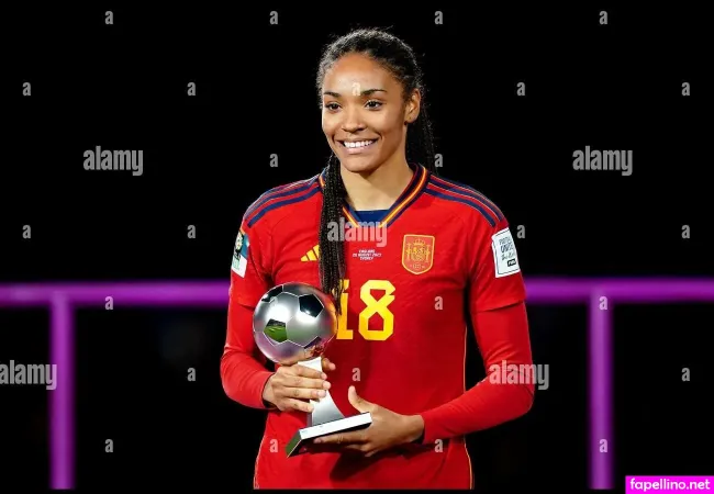 Salma Paralluelo OnlyFans Thumbnail #RS4JOggBaQ