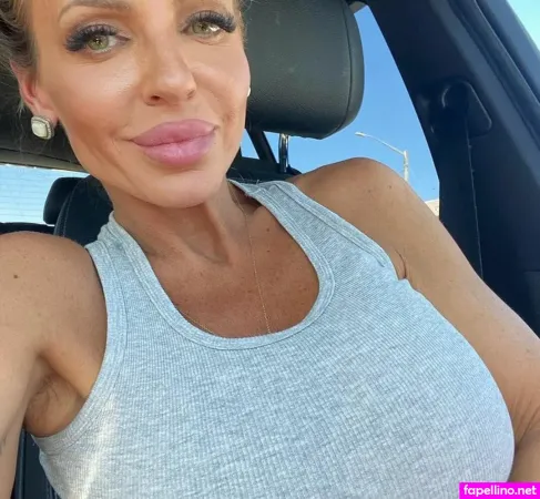 Salvina Laila Vitale OnlyFans Thumbnail #4A7iZgJUTt