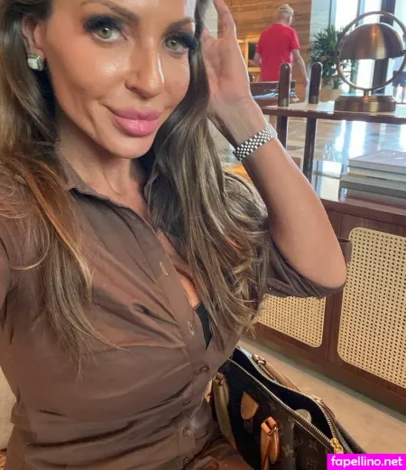 Salvina Laila Vitale OnlyFans Thumbnail #H8pv19zVJ0