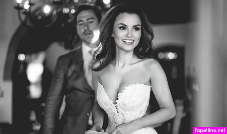 Samantha Barks OnlyFans Thumbnail #s3uYaG0yZ4