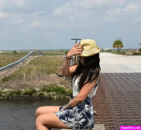 Samantha Brook OnlyFans Thumbnail #G3TcyZEuwd