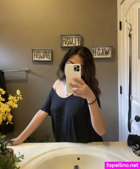 Samantha Salonga Main Profile Photo