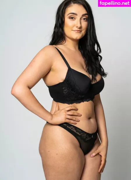 Samantha Warren OnlyFans Thumbnail #W6eR9hx3PN