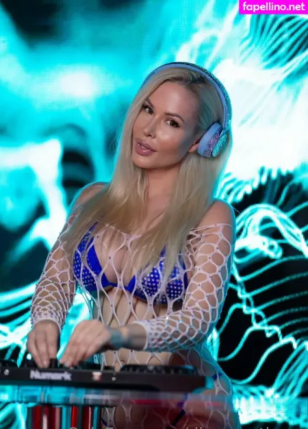 Samantha Xo Swinger Dj OnlyFans Thumbnail #oZDYKQ7WbG
