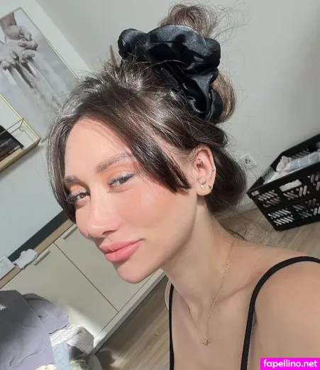 Samira Yasmin Leila OnlyFans Thumbnail #IdFIBQYWmR