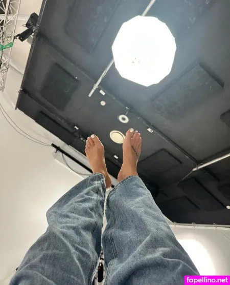 Sammysfeetgreet OnlyFans Thumbnail #bUzUKwriF7
