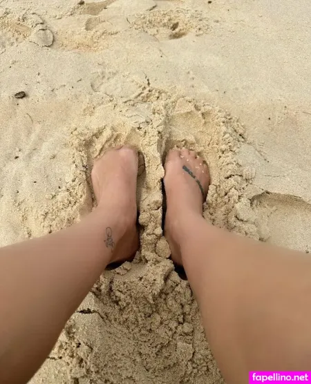 Sammysfeetngreet OnlyFans Thumbnail #KhOd6ak3gw