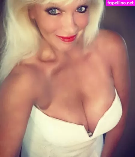 Sandie Lee OnlyFans Thumbnail #EKClJuiTVb