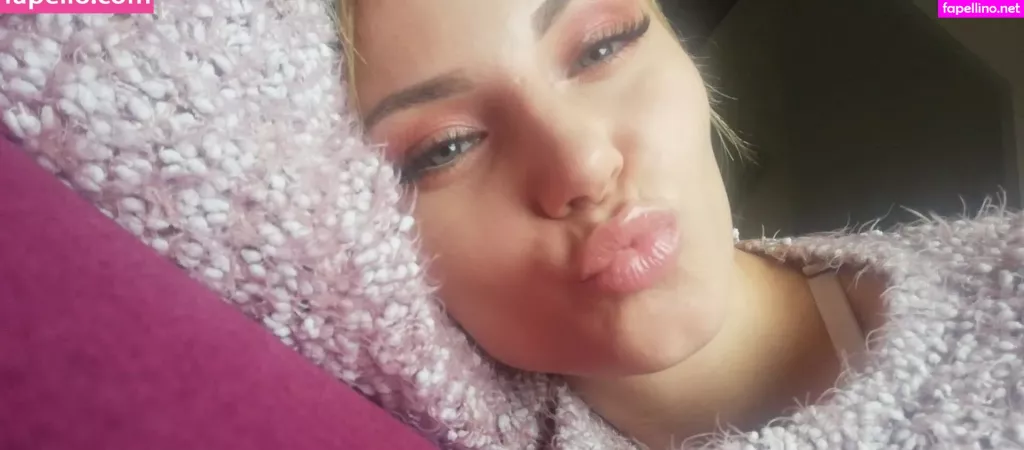 Sandra Gowska OnlyFans Thumbnail #HlNxC3ndRR