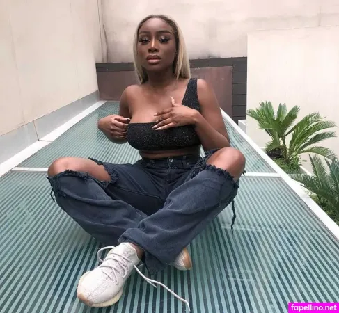 Sandra Lambeck OnlyFans Thumbnail #4LPqfaivsg