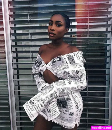 Sandra Lambeck OnlyFans Thumbnail #YV4aaPvRe2