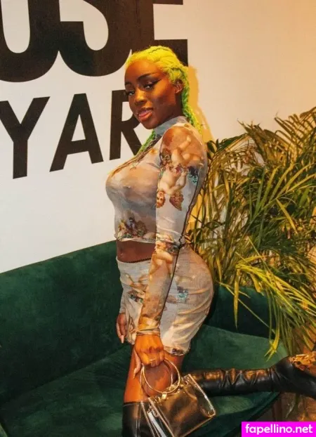 Sandra Lambeck OnlyFans Thumbnail #jX9t5HBhLy