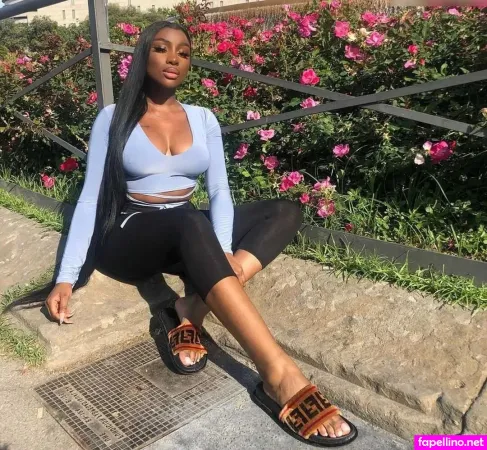 Sandra Lambeck OnlyFans Thumbnail #t2rFhgPDJD