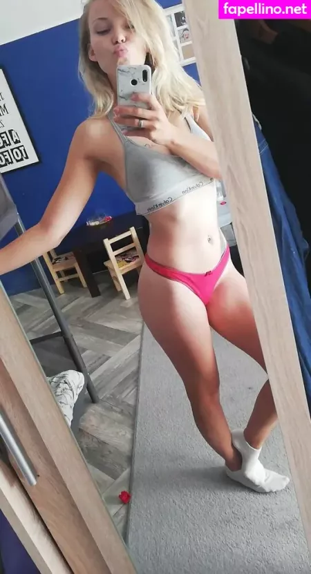 Sandra Legowska OnlyFans Thumbnail #Dx8EgMY0zA