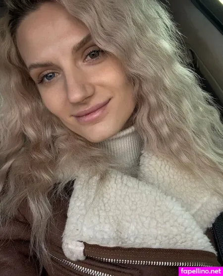 Sandra Lux OnlyFans Thumbnail #UN7qY3dL3E