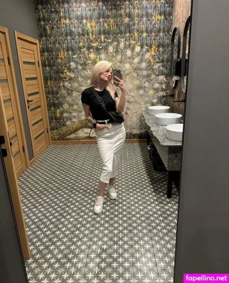 Sandra Lux OnlyFans Thumbnail #dfAiRLEakB
