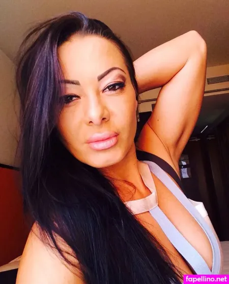 Sandra Romain OnlyFans Thumbnail #i5L5N4S722
