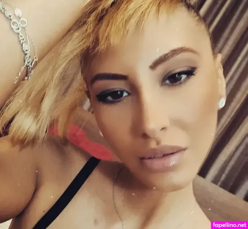 Sandra Wein OnlyFans Thumbnail #Y4a4f4jWID