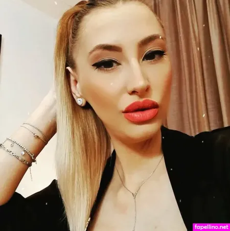 Sandra Wein OnlyFans Thumbnail #jyM0UHH2E8