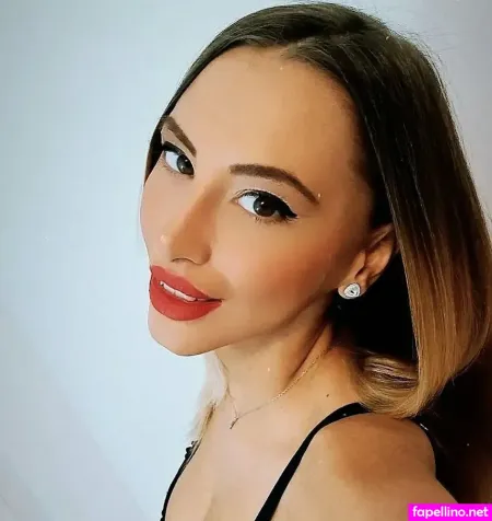 Sandra Wein OnlyFans Thumbnail #l2NIDHBXps