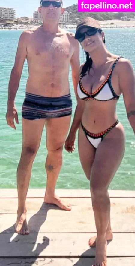 Sandrae Re OnlyFans Thumbnail #SHnTVNbUwd