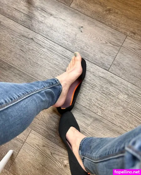 Sandrasoftsoles OnlyFans Thumbnail #7BRZNuxemq
