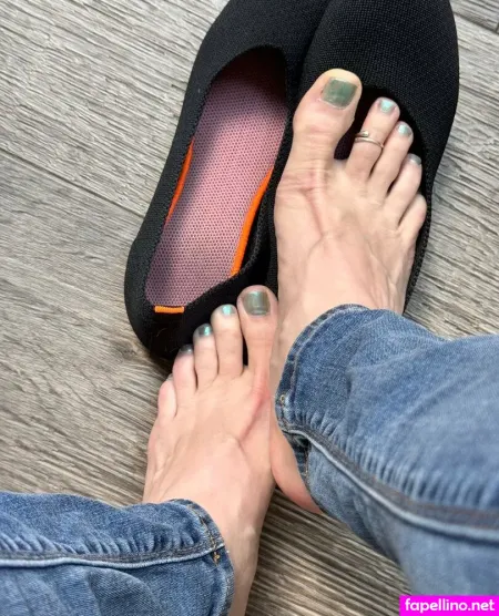 Sandrasoftsoles OnlyFans Thumbnail #J8Xcxy2uU4