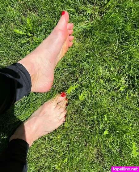 Sandrasoftsoles OnlyFans Thumbnail #R0OnHmZX50