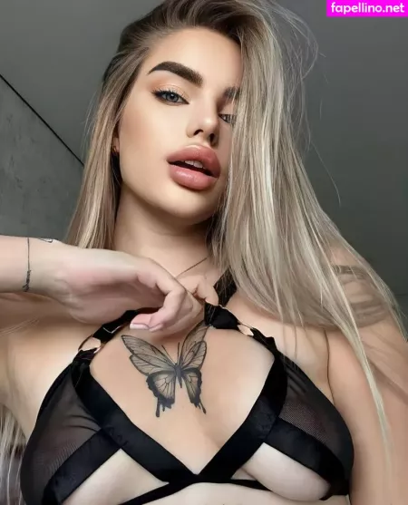 Santa Garcia OnlyFans Thumbnail #ummvwZbA2j