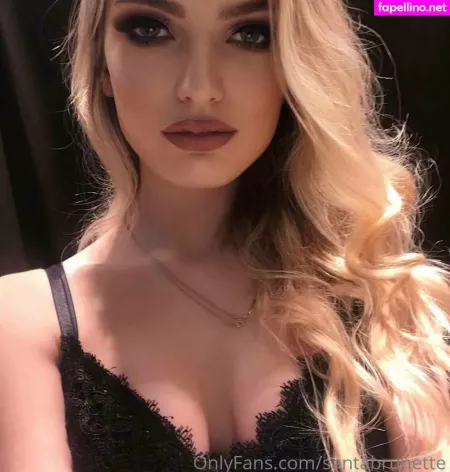 Santabrunette OnlyFans Thumbnail #Uxfv1R2KnU