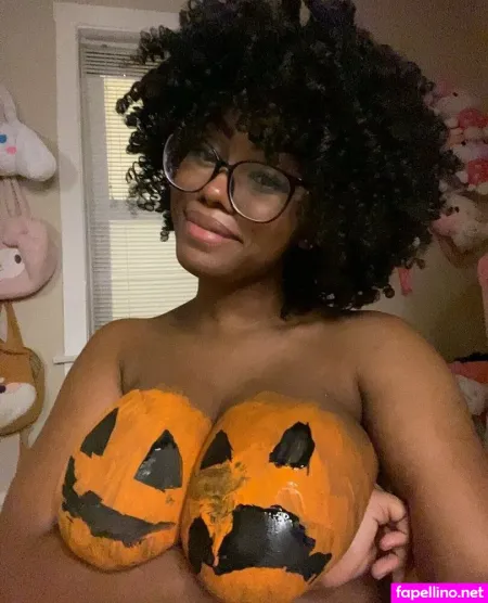 Santassweetest 6 OnlyFans Thumbnail #xGBFnZ2CzP