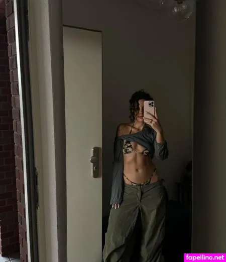 Santina Vergine OnlyFans Thumbnail #80Q3WfLR2a