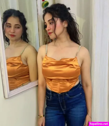 Santoor Mom Rachna OnlyFans Thumbnail #fI7cekOzuD