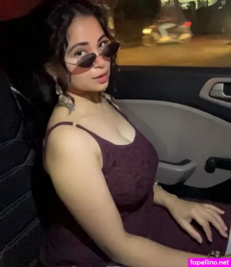 Santoor Mom Rachna OnlyFans Thumbnail #ttUYSY7L43