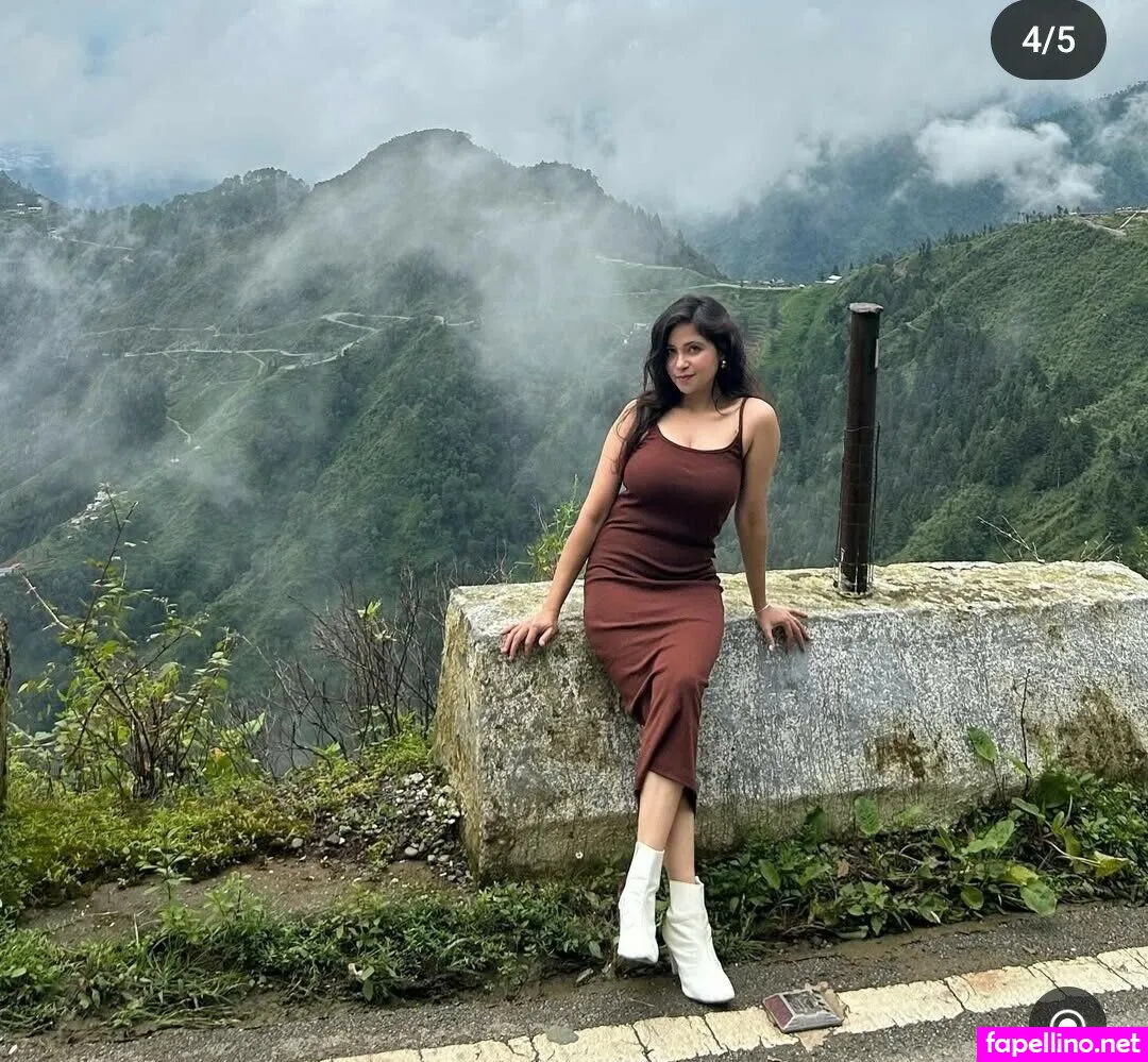 santoormomrachna Nude Leaked OnlyFans Photo #A3mlFODg6n