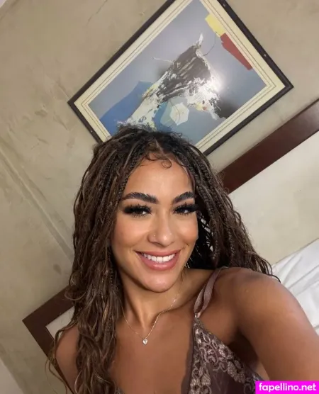 Santos Isabella OnlyFans Thumbnail #4UcP6qEXIj