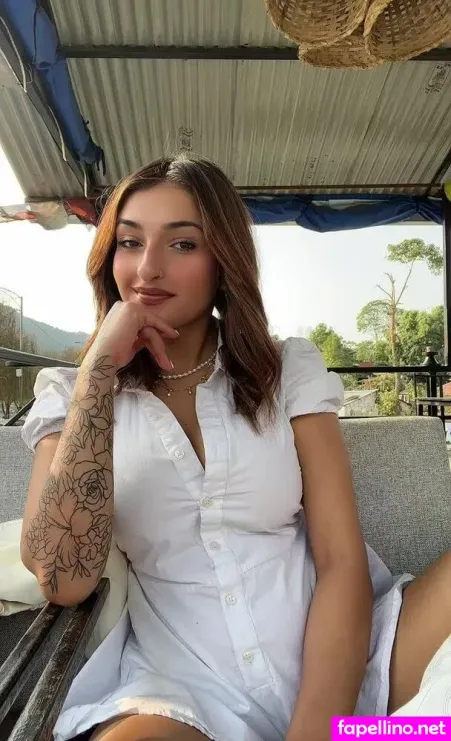 Sapnesa OnlyFans Thumbnail #M7tUGDe3Xi