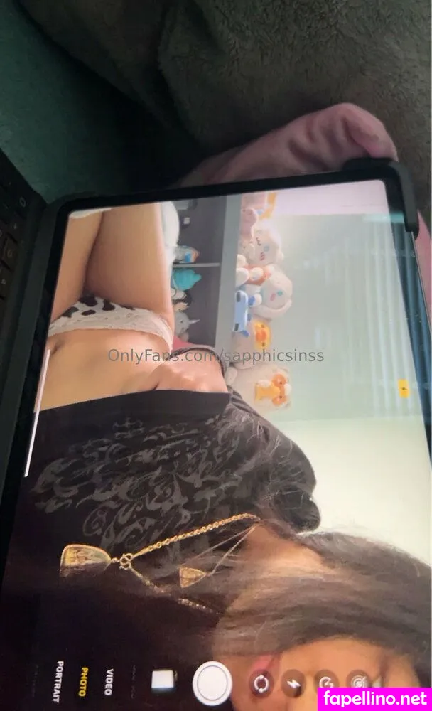 alonabloom, sapphicsinss Nude Leaked OnlyFans Photo #BZcIMmM3Fo