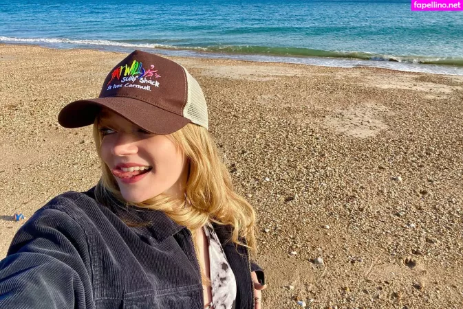 Sapphire Upshall OnlyFans Thumbnail #hefTjvQu89