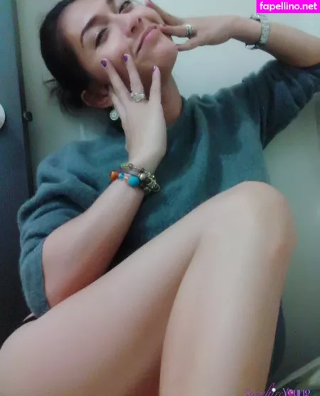 Sapphire Young OnlyFans Thumbnail #oEnk6hq49N