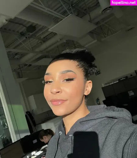 Sapphire OnlyFans Thumbnail #Uy0UfYPttb