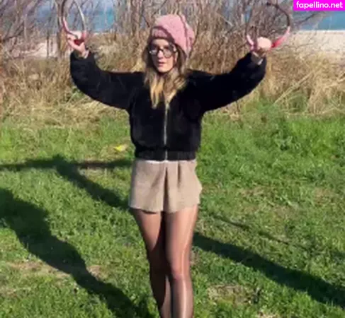 Sara Bell OnlyFans Thumbnail #sOcHMzyYSv