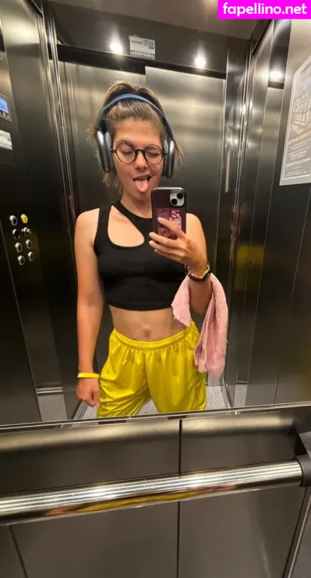 Sara Bell OnlyFans Thumbnail #y64quAZHpV