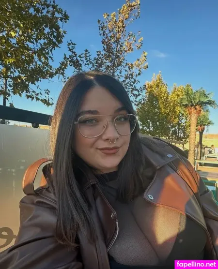 Sara Dallas OnlyFans Thumbnail #t7ZfA51nrF