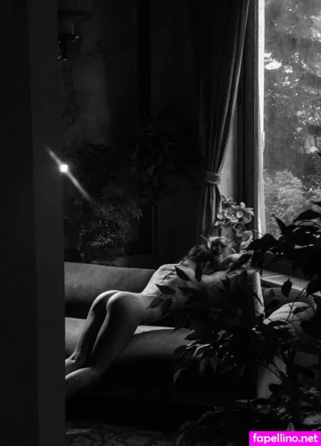 Sara De Miguel OnlyFans Thumbnail #IdWQEd2V98