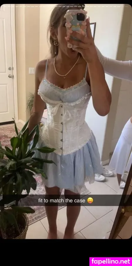 Sara Dobrik OnlyFans Thumbnail #QmFn3HUwh2