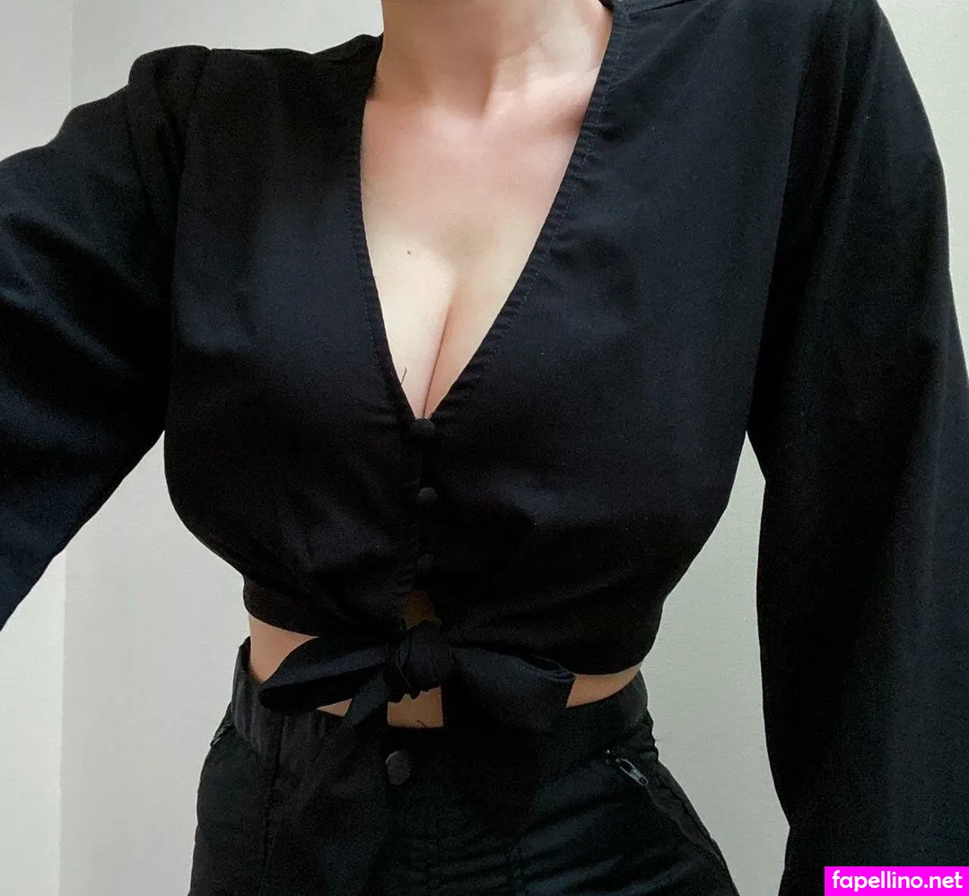 sarafarrelll, thereal_mayafarrell Nude Leaked OnlyFans Photo #2WS32TRdvs