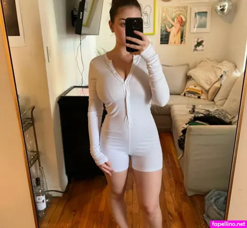 Sara Farrelll OnlyFans Thumbnail #D2ovqQA7Ir